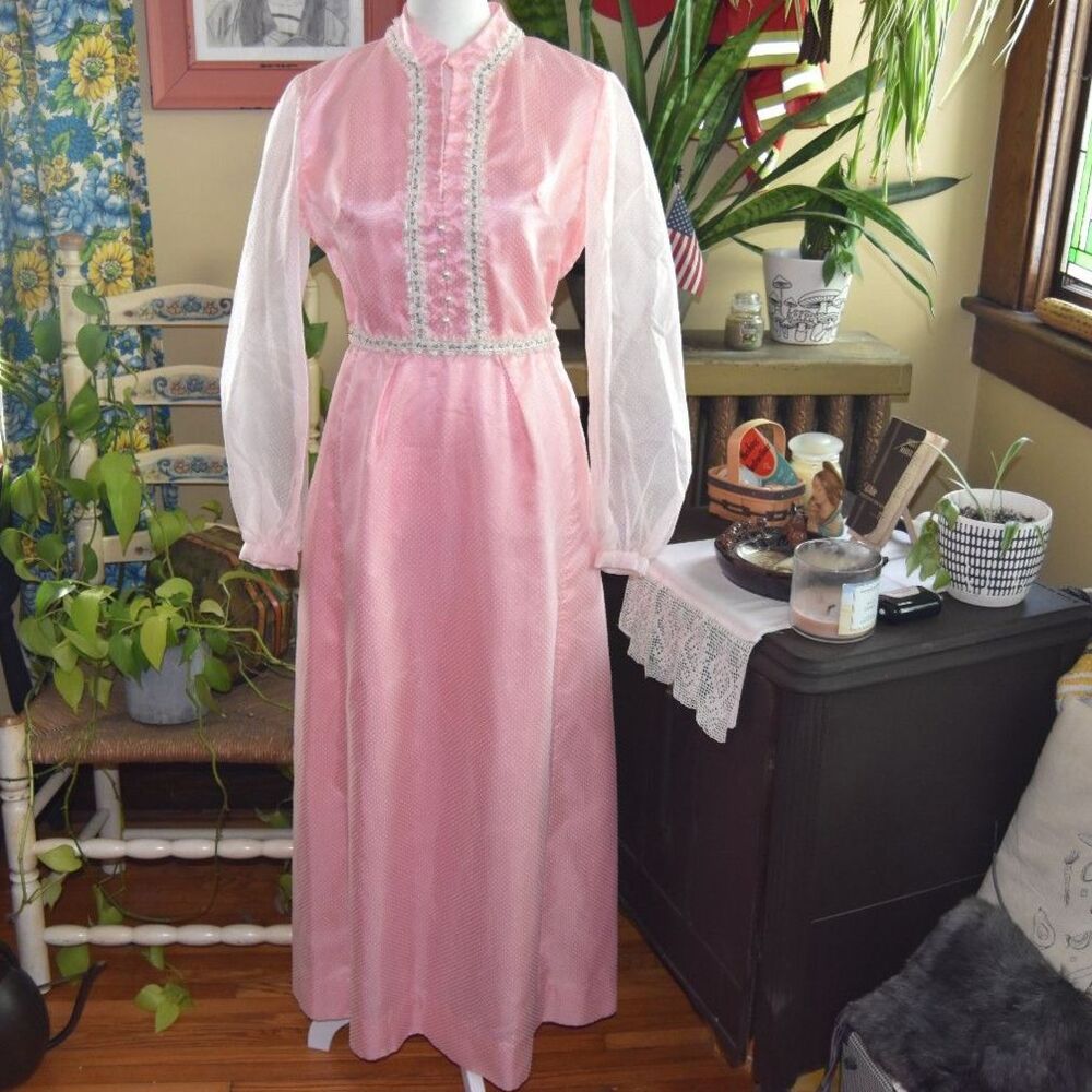 1970s Prairie Maxi Dress Pink Swiss Dot – Romantic Victorian Revival Small